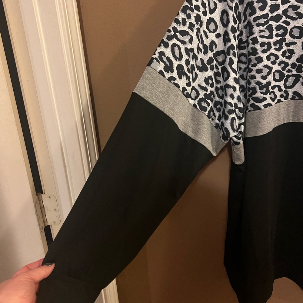 Long Sleeve Tunic - Picture 3 of 4